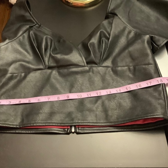 Babydoll crop Top and pencil Skirt Vegan leather - Picture 3 of 9